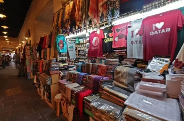 Des t-shirts vendus à Doha