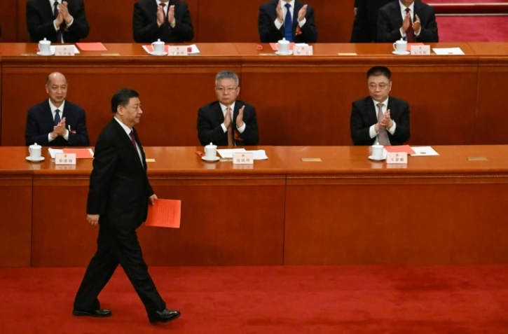 Xi Jinping obtient un inédit 3e mandat de président chinois