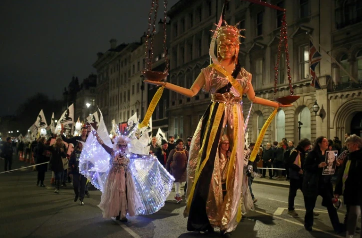 Nuit de "carnaval" à Londres en soutien à Julian Assange 