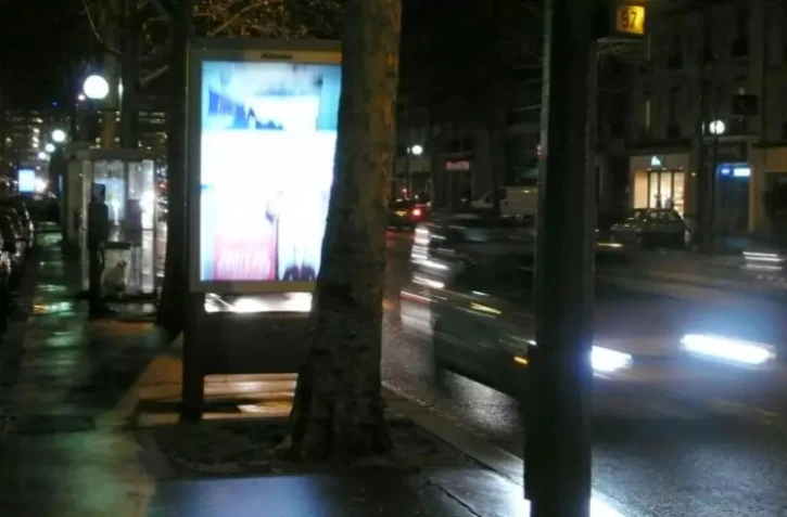 Panneau publicitaire