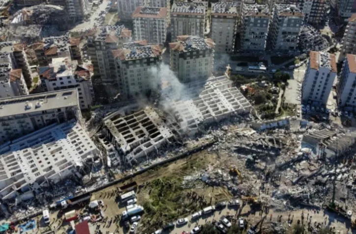 Séisme en Turquie et Syrie : plus de 12.000 morts, les critiques montent contre Erdogan