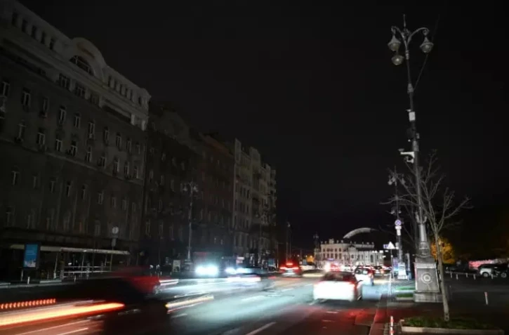 Ukraine: attaque massive russe contre des installations énergétiques, 80% des habitants de Kiev sans eau