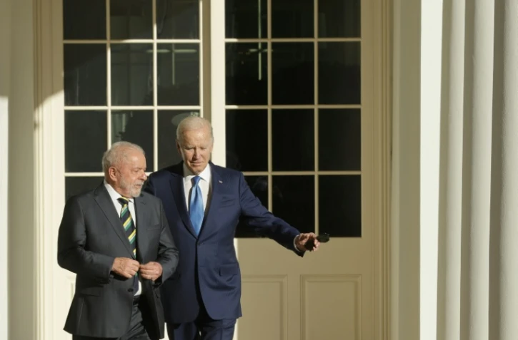 Biden et Lula se jurent de défendre une démocratie "mise à l'épreuve" dans leurs pays