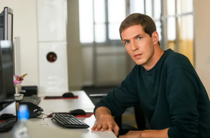 Exilés en Lettonie, les médias russes libres défient la propagande de Kremlin