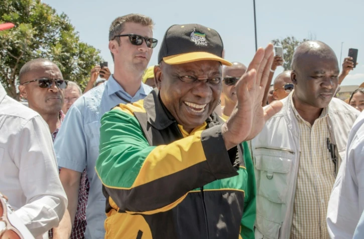 Le président sud-africain favori pour rester au pouvoir, malgré un scandale