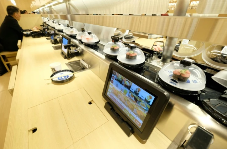 Tollé au Japon après des farces de mauvais goût dans des restaurants de sushis