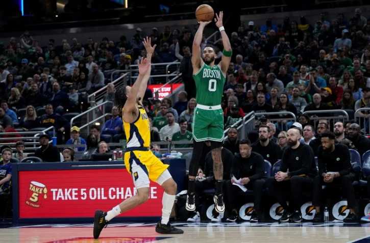 NBA: les leaders de conférence, Boston et Denver, secoués mais vainqueurs