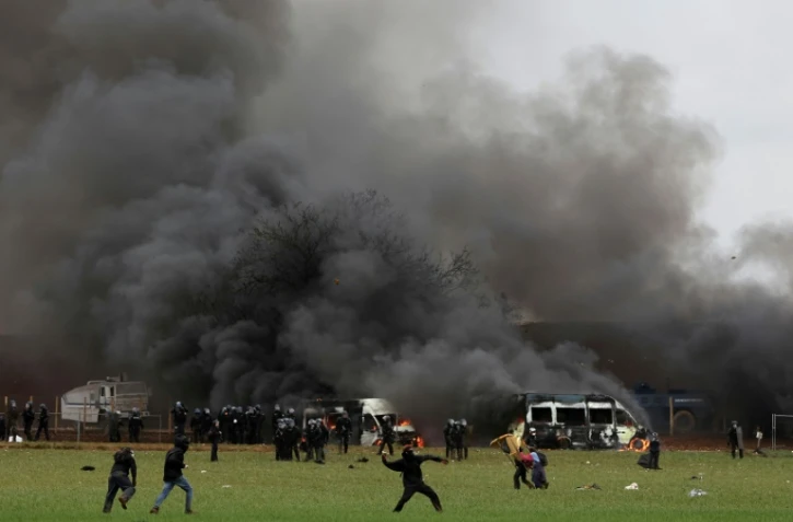 Bassines: pronostic vital engagé pour un manifestant, enquête ouverte 