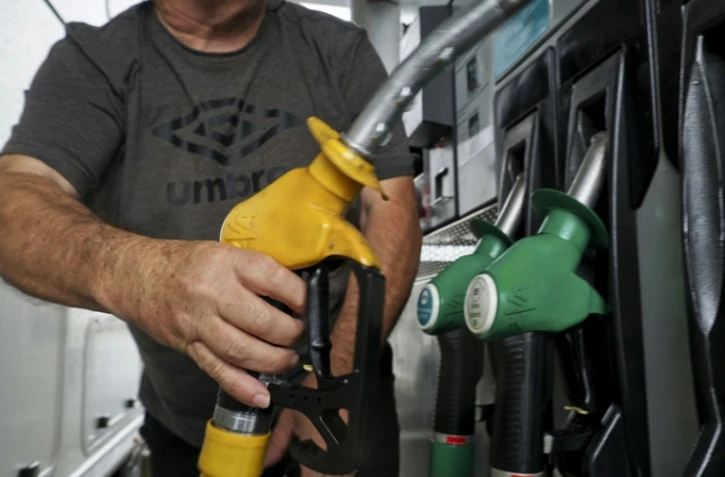 Hausse des prix à la pompe: coup dur pour les automobilistes qui n'ont "pas le choix"