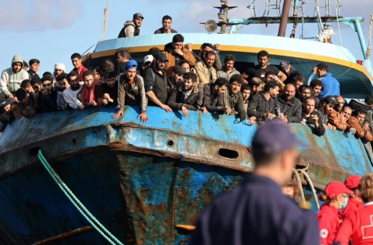 Grèce: 500 migrants sauvés en mer, Athènes appelle à la "solidarité" européenne