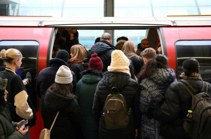 Royaume-Uni: une grève des trains lance une cascade de mouvements sociaux