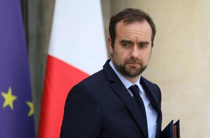 Le ministre chargé des Collectivités territoriales