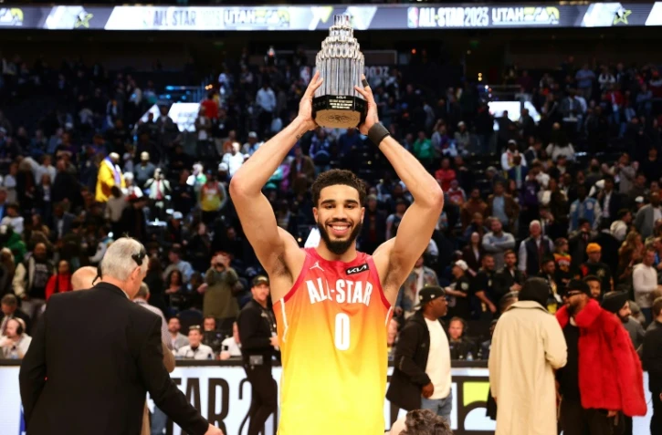 NBA: la team Antetokounmpo, portée par un Tatum record, bat la team James au All-Star Game