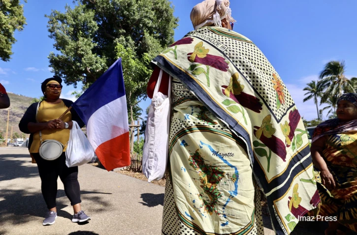 manifestation mahorais devant la pre?fecture association remaa