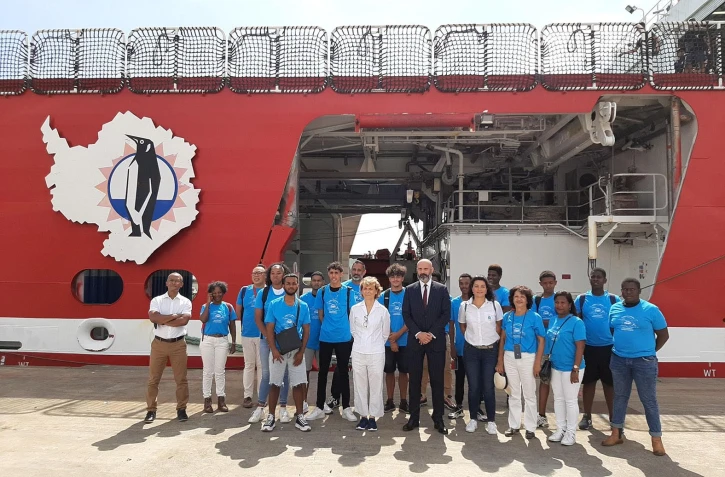 Les Terres australes antarctiques françaises et l'académie de La Réunion renouvellent leur partenariat