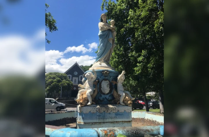 Fontaine de la Vierge Saint-Paul
