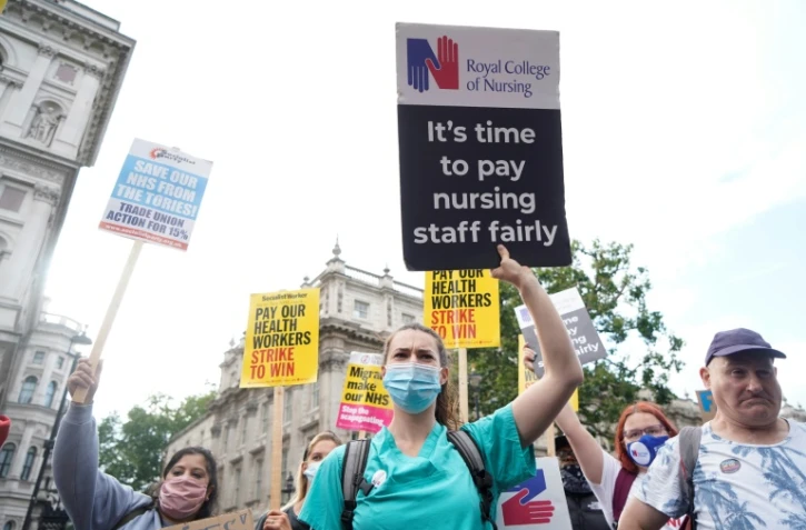 Les infirmières britanniques entament une grève inédite