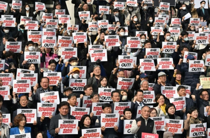 Corée du Sud: des victimes de travail forcé au Japon fustigent le plan d'indemnisation de Séoul 