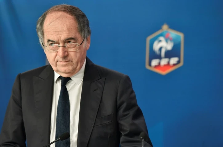 Foot, rugby, hand, le sport français cerné par les affaires