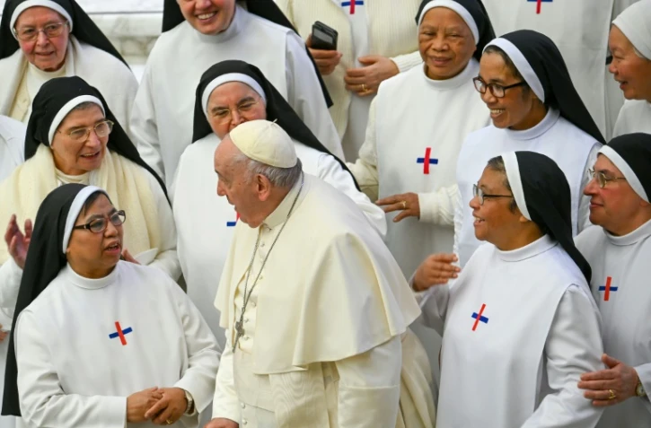 Entre progrès et "plafond de verre", la lente émergence des femmes au Vatican