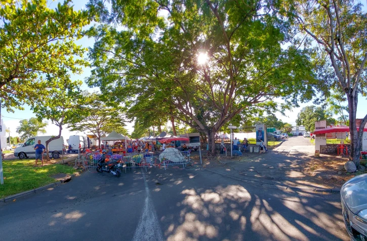 Parking marche? de l'oasis ville du Port