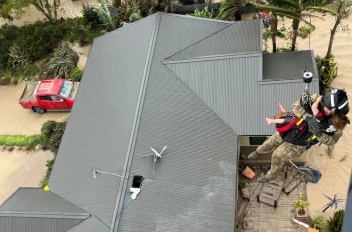 Cyclone en Nouvelle-Zélande: 4 morts, 300 personnes secourues sur les toits