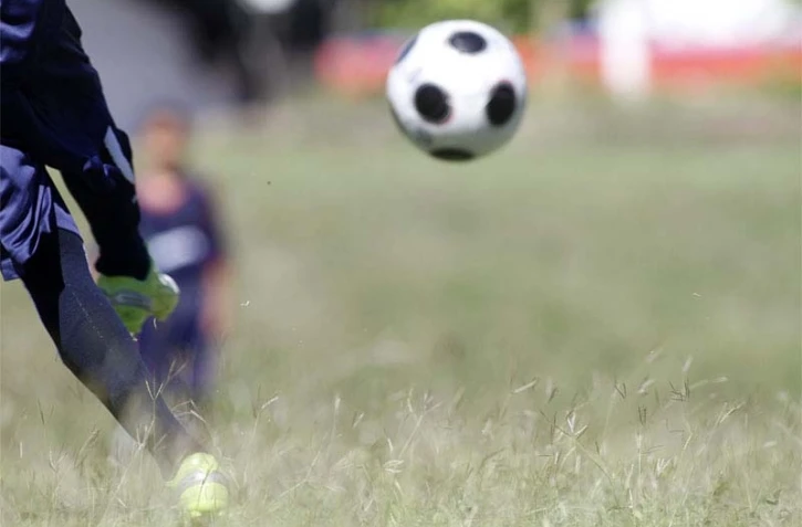 Lundi 10 Mai 2010  De jeunes footballeurs sous l'?il de Laurent Roussey