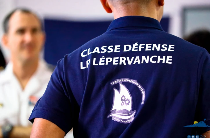 Le Port Lyce?e Lepervanche classe de de?fense