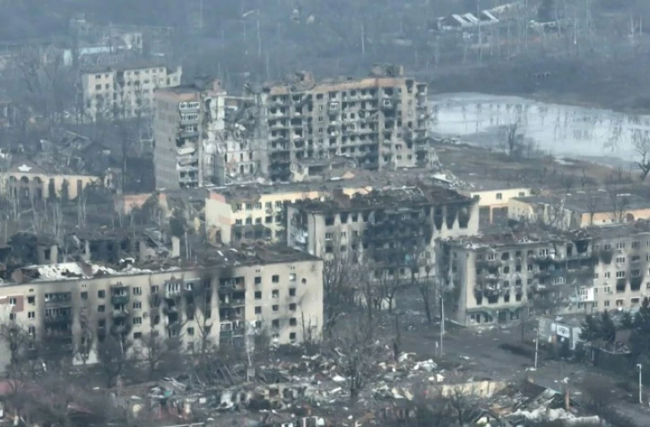 Ukraine: Bakhmout "pratiquement encerclée", selon Wagner