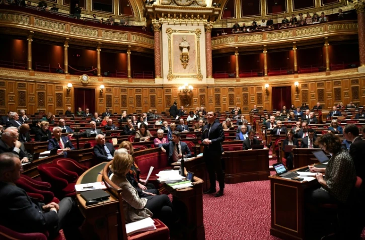Retraites: les sénateurs entrent dans le dur, grève reconductible dans la filière énergie 