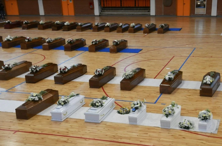 Naufrage de migrants en Italie: les survivants pleurent les morts