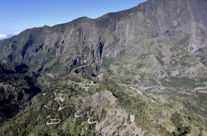 Route de Cilaos fermée vue du ciel