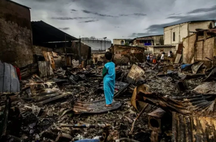 Incendie Jarkarta INdénosie dépôt de carburant