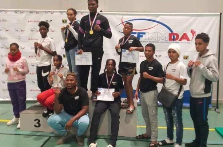 Des jeunes saint-paulois titrés au championnat de France de kick-boxing