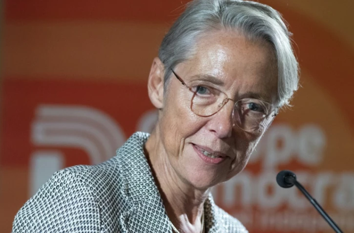 Retraites: décision de l'exécutif rendue publique "d'ici la fin de la semaine", selon Borne