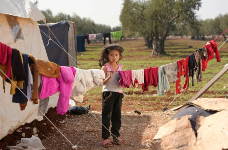 Syrie: à Jandairis, les rescapés campent dans les ruines