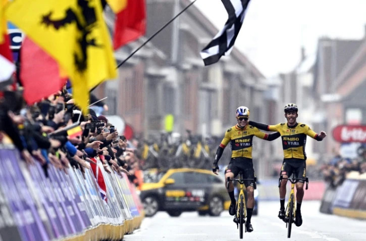 Cyclisme: Wout van Aert offre Gand-Wevelgem à son équipier Christophe Laporte