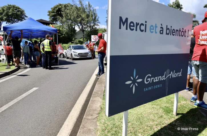 Contre la réforme des retraites : mobilisation devant des centres commerciaux à Saint-Denis