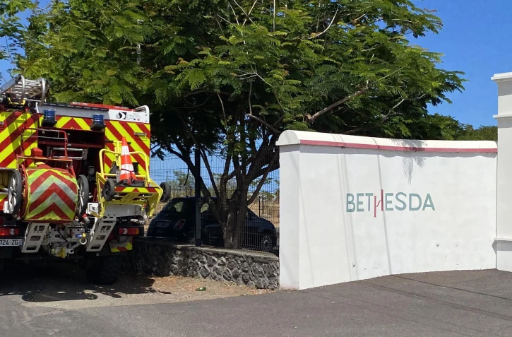 Incendie dans une clinique à Saint-Pierre