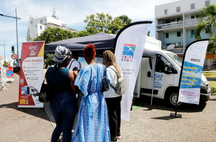 Caravane mobile chambre de l'artisanat Saint-Denis