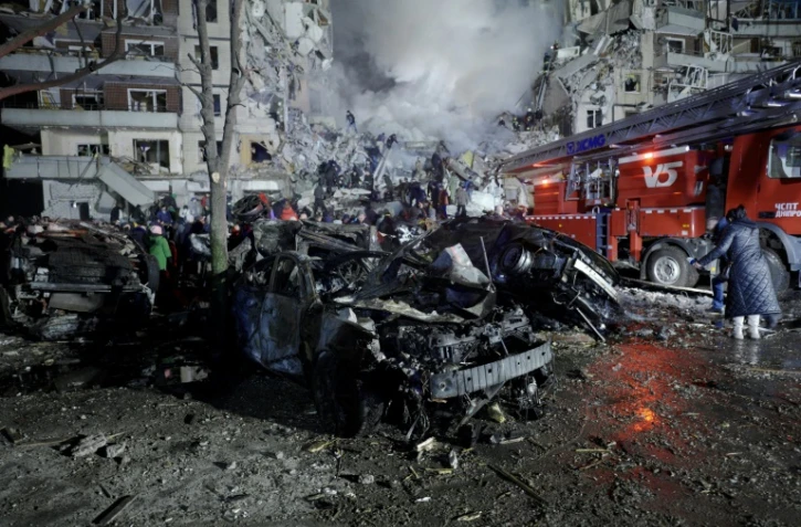 Ukraine: le bilan de la frappe russe sur un immeuble à Dnipro monte à 20 morts