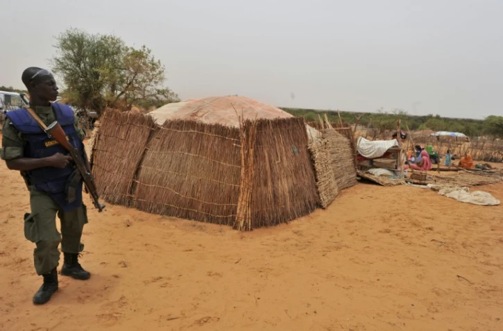Un gendarme burkinabè dans un village proche de Gorom-Gorom