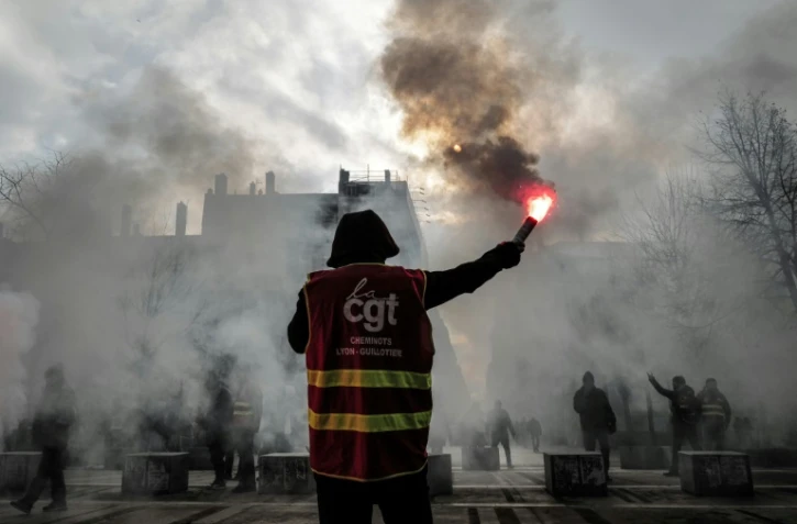 Dockers, raffineurs et électriciens en grève jeudi, la CGT veut attiser la flamme du mouvement