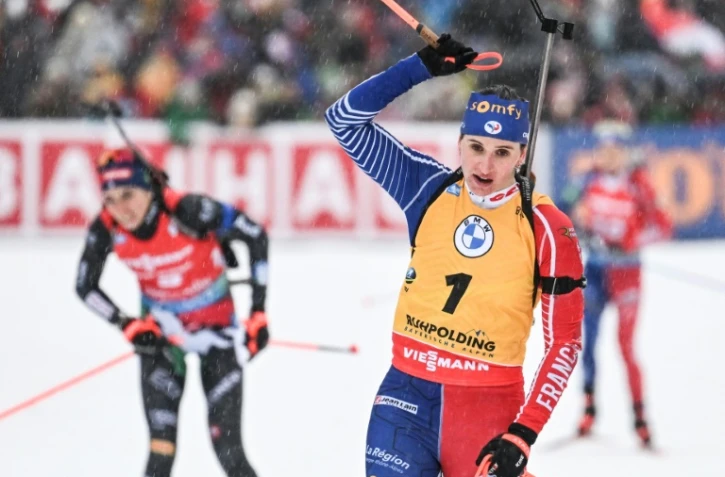 Biathlon: Simon s'impose en mass start à Ruhpolding et conforte son dossard jaune
