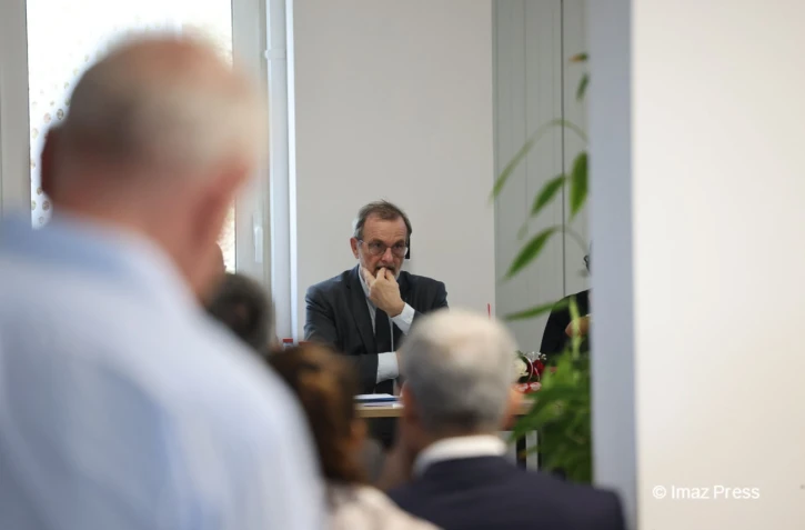 Jean-François Carenco en visite au Kub, à Saint-Denis