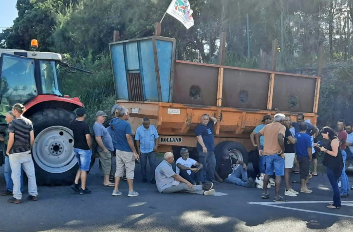 Mobilisation des agriculteurs à Saint-Pierre