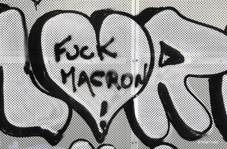 Tags Macron