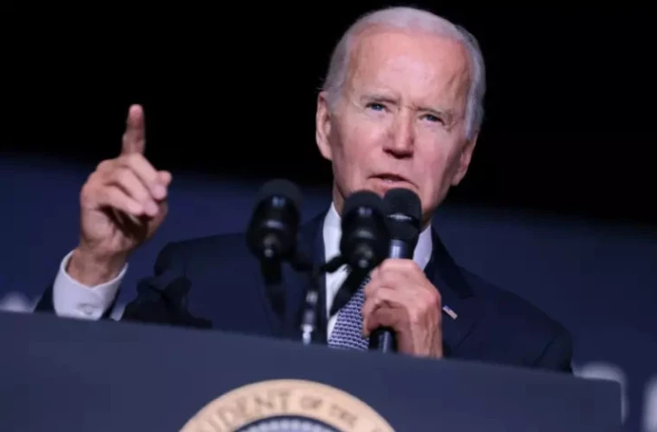 A deux semaines des élections de mi-mandat, Biden affronte un vent défavorable