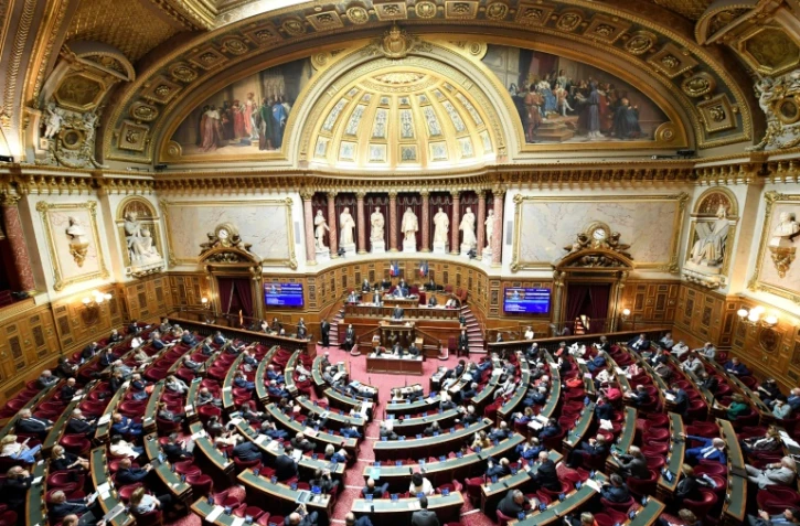 Débat au Sénat à Paris