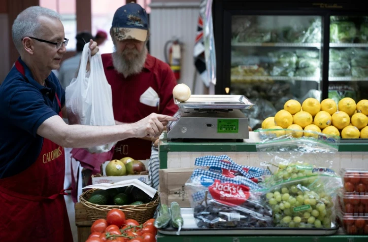 L'inflation ralentit aux Etats-Unis, il faudra du temps, avertit Biden